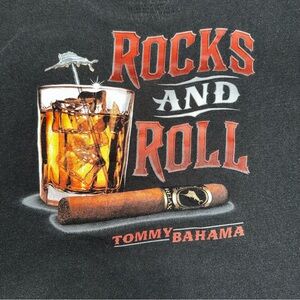 Tommy Bahama Rocks and Roll Graphic Tee men’s XXL dark gray cigar & whiskey‎